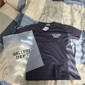 grey and white gallery dept tee.